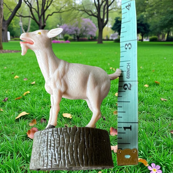 Screaming Goat Desk Toy Makes Sound Decoration Party Gag Gift - Picture 4 of 4